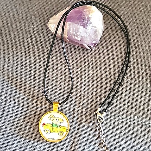 1970s Mouse in car Richard Scarry children's book page necklace ooak cabochon - Picture 2 of 4